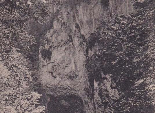 Dno propasti Macochy hluboké 138 m.  (1924)