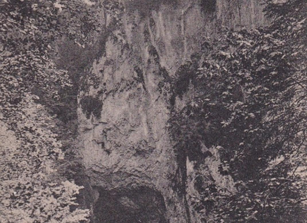 Dno propasti Macochy hluboké 138 m.  (1924)